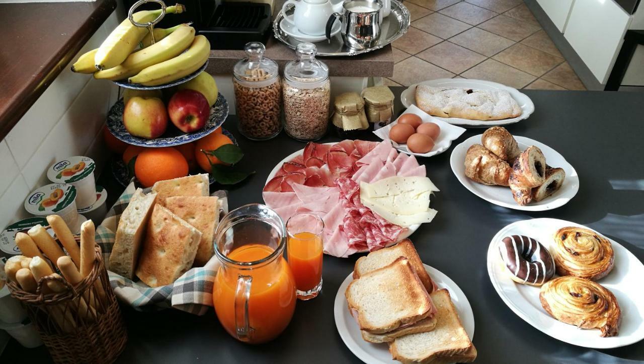 Le Cicogne Bed and Breakfast Rovereto  Exteriör bild