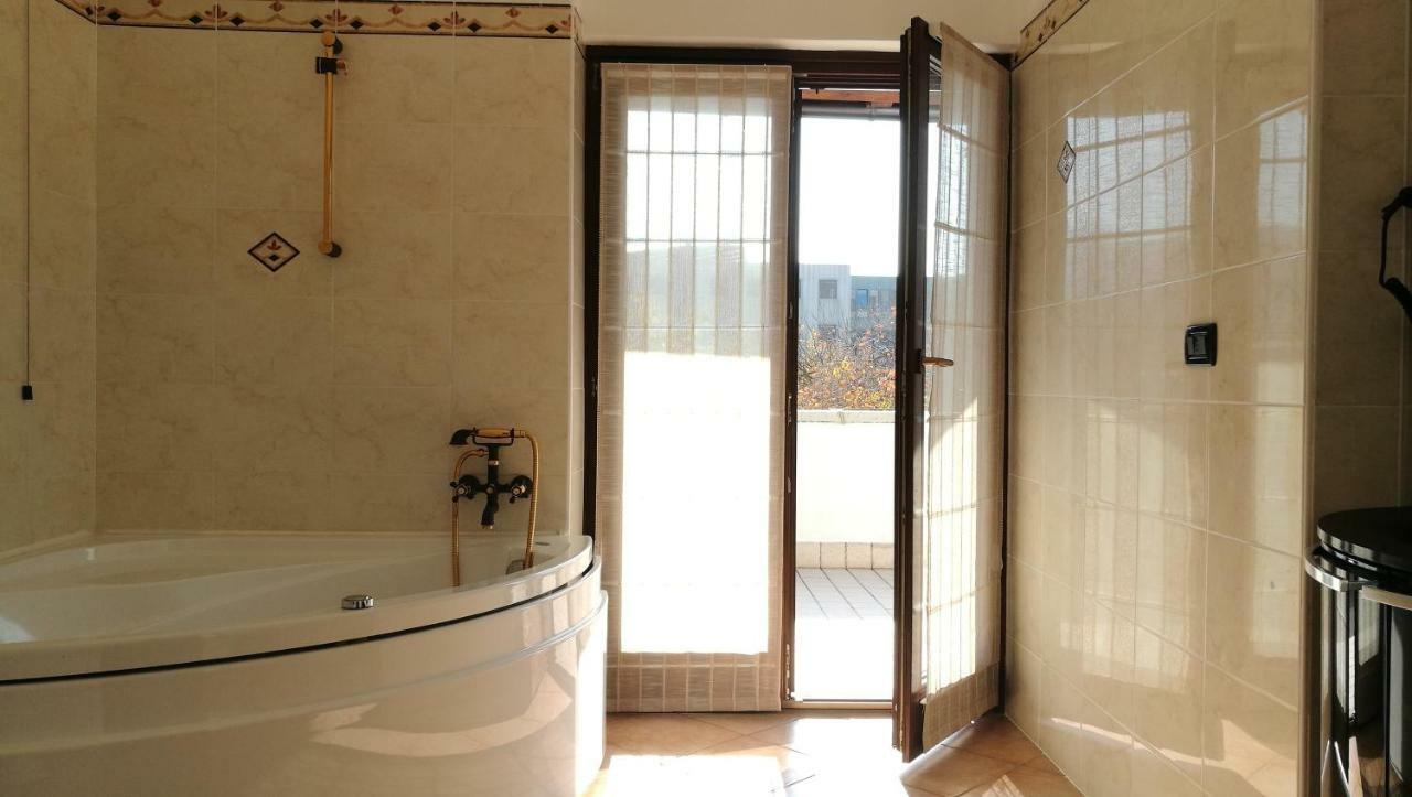 Le Cicogne Bed and Breakfast Rovereto  Exteriör bild